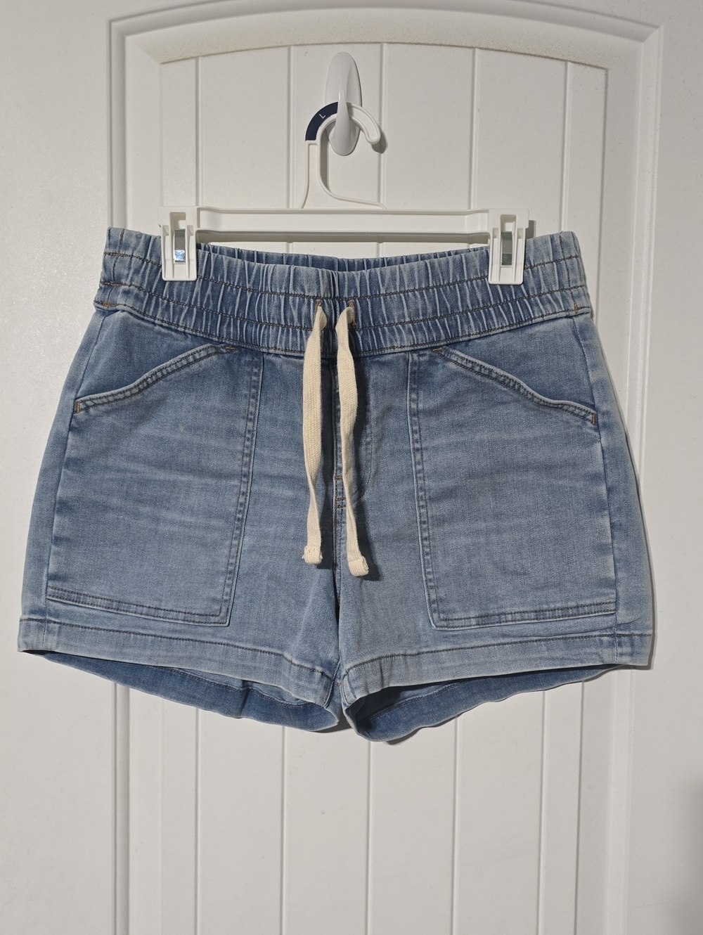 Casual Drawstring Denim Women’s Shorts in Light Blue